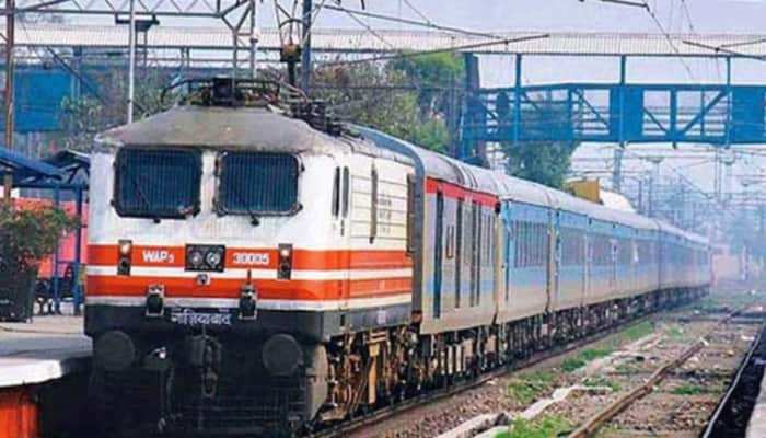 रेलवे में निकलीं 50000 से ज्यादा सैलरी वाली भर्ती, जल्द करें अप्लाई, सिर्फ 3 दिन हैं बाकी रेलवे में निकलीं 50000 से ज्यादा सैलरी वाली भर्ती, जल्द करें अप्लाई, सिर्फ 3 दिन हैं बाकी