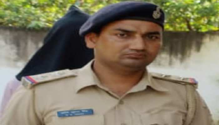 Munger: मूर्ति विसर्जन गोलीकांड: पुलिस अधिकारी ब्रजेश सिंह महीनों से फरार, तलाश में जुटी CID Munger: मूर्ति विसर्जन गोलीकांड: पुलिस अधिकारी ब्रजेश सिंह महीनों से फरार, तलाश में जुटी CID