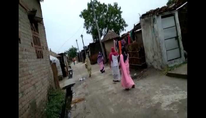 बगहा: हेल्थ वर्कर को देख भाग रहे हैं ग्रामीण, गांव में वैक्सीन सेंटर होने पर भी नहीं लगवा रहे टीका बगहा: हेल्थ वर्कर को देख भाग रहे हैं ग्रामीण, गांव में वैक्सीन सेंटर होने पर भी नहीं लगवा रहे टीका
