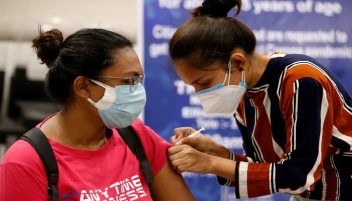 वैक्सीन पैकेज देने पर तुरंत लगे रोक, केंद्र ने राज्यों को दिए कार्रवाई के निर्देश