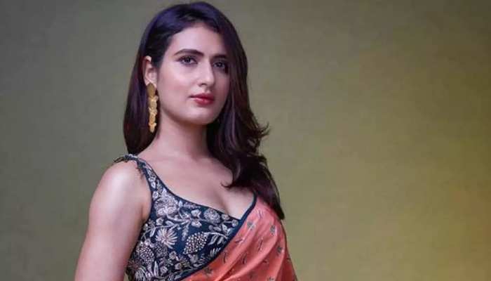 Aamir Khan Onscreen daughter Fatima Sana Shaikh is unemployed, video Gone  Viral | Aamir Khan की ऑनस्क्रीन बेटी Fatima Sana Shaikh हुईं बेरोजगार,  वीडियो में छलका दर्द | Hindi News, बॉलीवुड