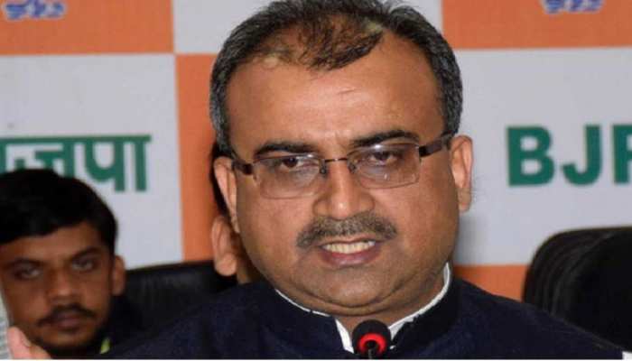 बीमारी से जूझना आसान है, पर महामारी से लड़ना कठिन है: मंगल पांडेय बीमारी से जूझना आसान है, पर महामारी से लड़ना कठिन है: मंगल पांडेय
