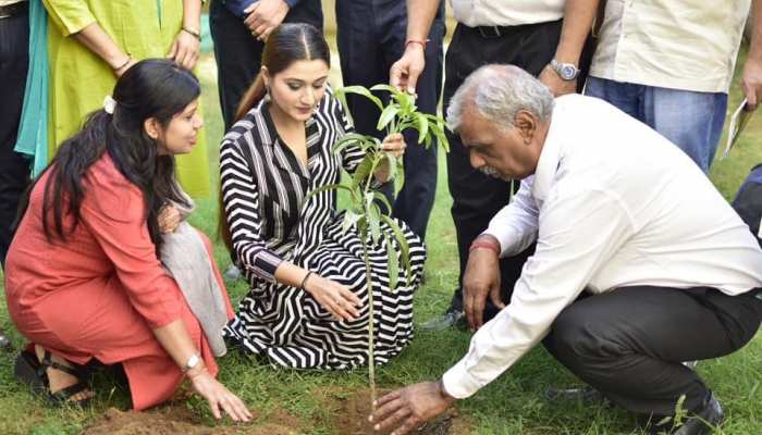 यूनाइटेड नेशंस एनवायर्नमेंट प्रोग्राम के लिए गेस्ट ऑफ ऑनर चुनी गईं आरुषी निशंक यूनाइटेड नेशंस एनवायर्नमेंट प्रोग्राम के लिए गेस्ट ऑफ ऑनर चुनी गईं आरुषी निशंक