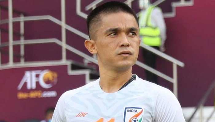Sunil Chhetri का 74वां इंटरनेशनल गोल, Lionel Messi को पछाड़ते हुए भारत को दिलाई जीत Sunil Chhetri का 74वां इंटरनेशनल गोल, Lionel Messi को पछाड़ते हुए भारत को दिलाई जीत
