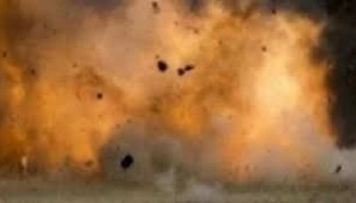 बिहार के बांका में मस्जिद के पास मदरसा भवन में विस्फोट, 2 लोग घायल बिहार के बांका में मस्जिद के पास मदरसा भवन में विस्फोट, 2 लोग घायल