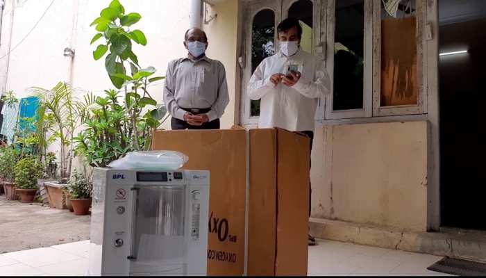 Oximeter ପରେ Oxygen Concentrator ବାଣ୍ଟିଲେ ରେଢାଖୋଲ ବିଧାୟକ Oximeter ପରେ Oxygen Concentrator ବାଣ୍ଟିଲେ ରେଢାଖୋଲ ବିଧାୟକ