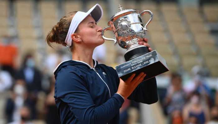 French Open 2021: Barbora Krejcikova का महिला सिंगल्स टॉफी पर कब्जा, अब एक और खिताब पर नजर French Open 2021: Barbora Krejcikova का महिला सिंगल्स टॉफी पर कब्जा, अब एक और खिताब पर नजर