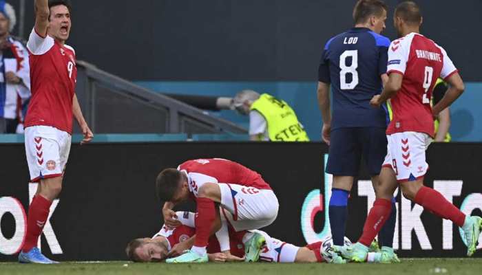 Euro 2020: Denmark के मिडफील्डर Christian Eriksen मैदान में गिर पड़े, 90 मिनट तक रुक गया मैच Euro 2020: Denmark के मिडफील्डर Christian Eriksen मैदान में गिर पड़े, 90 मिनट तक रुक गया मैच