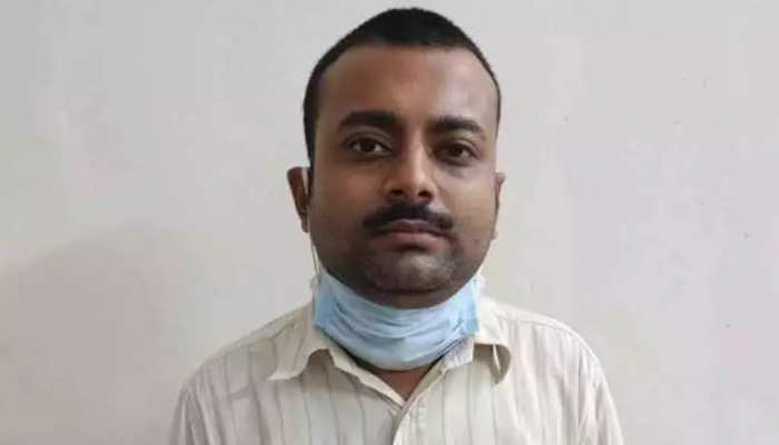 प्रमुख सचिव का OSD बन अधिकारियों को बनाता था अपना शिकार, STF ने ऐसे किया गिरफ्तार प्रमुख सचिव का OSD बन अधिकारियों को बनाता था अपना शिकार, STF ने ऐसे किया गिरफ्तार