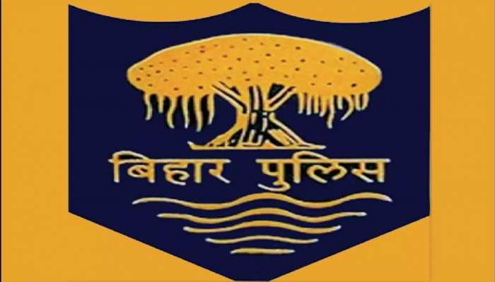 Bettiah में असामाजिक तत्वों ने मंदिर में मूर्ति को किया क्षतिग्रस्त, इलाके में बढ़ा तनाव Bettiah में असामाजिक तत्वों ने मंदिर में मूर्ति को किया क्षतिग्रस्त, इलाके में बढ़ा तनाव