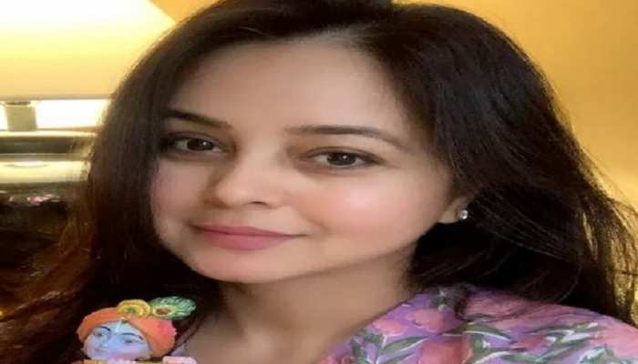 LJP में मचे सियासी गहमागहमी पर रोहिणी बोली-जमीर बेचकर पलटू के गोद मे जा बैठा.. LJP में मचे सियासी गहमागहमी पर रोहिणी बोली-जमीर बेचकर पलटू के गोद मे जा बैठा..