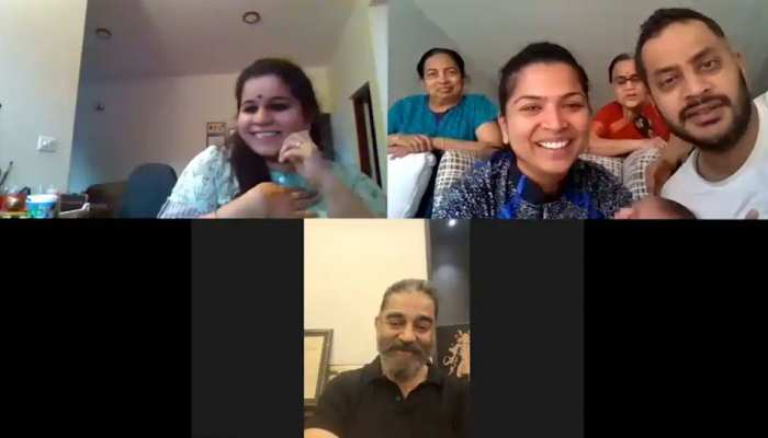 Kamal Haasan ने ब्रेन कैंसर से जूझ रहे फैन को किया वीडियो कॉल, दिया जीने का हौसला Kamal Haasan ने ब्रेन कैंसर से जूझ रहे फैन को किया वीडियो कॉल, दिया जीने का हौसला