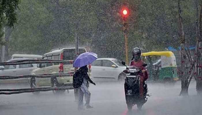 UP Weather Update mausam vibhag issued orange alert there will be heavy  rain in these districts uppm | UP Weather Update: मौसम विभाग ने जारी किया ऑरेंज  अलर्ट, इन जिलों में होगी