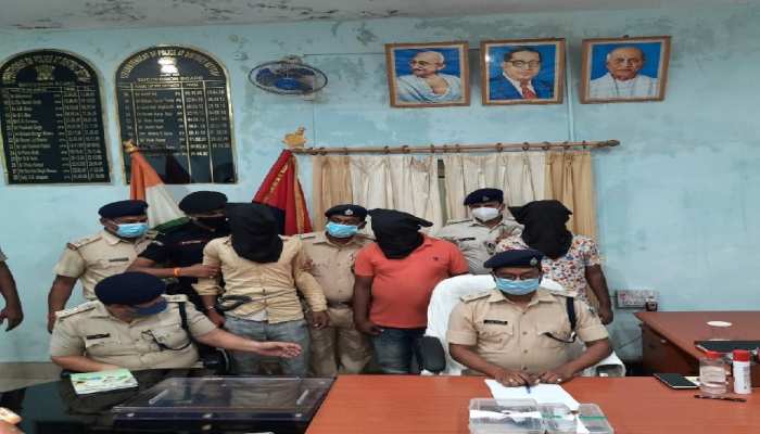 Bettiah पुलिस को बड़ी कामयाबी, अवैध हथियार के साथ चार अपराधी गिरफ्तार Bettiah पुलिस को बड़ी कामयाबी, अवैध हथियार के साथ चार अपराधी गिरफ्तार