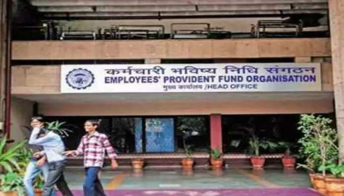 EPFO Update: PF खाते से पैसा निकालने पर कब लगता है टैक्स, जानिए सभी शर्तें