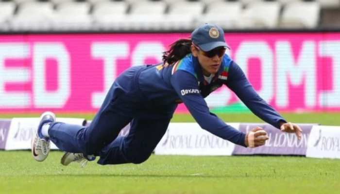 'Superwomen’ ହେଲେ ମନ୍ଧାନା, ଆକାଶରେ ଉଡି ଧରିଲେ ଆଶ୍ଚର୍ଯ୍ୟଜନକ କ୍ୟାଚ୍, ଦେଖନ୍ତୁ Viral Video 'Superwomen’ ହେଲେ ମନ୍ଧାନା, ଆକାଶରେ ଉଡି ଧରିଲେ ଆଶ୍ଚର୍ଯ୍ୟଜନକ କ୍ୟାଚ୍, ଦେଖନ୍ତୁ Viral Video