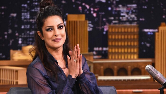 ସମସ୍ତଙ୍କୁ ପଛରେ ପକାଇ Priyanka Chopra ନିଜ ଫ୍ୟାନ୍ସଙ୍କୁ ଦେଲେ ଖୁସି ଖବର ସମସ୍ତଙ୍କୁ ପଛରେ ପକାଇ Priyanka Chopra ନିଜ ଫ୍ୟାନ୍ସଙ୍କୁ ଦେଲେ ଖୁସି ଖବର