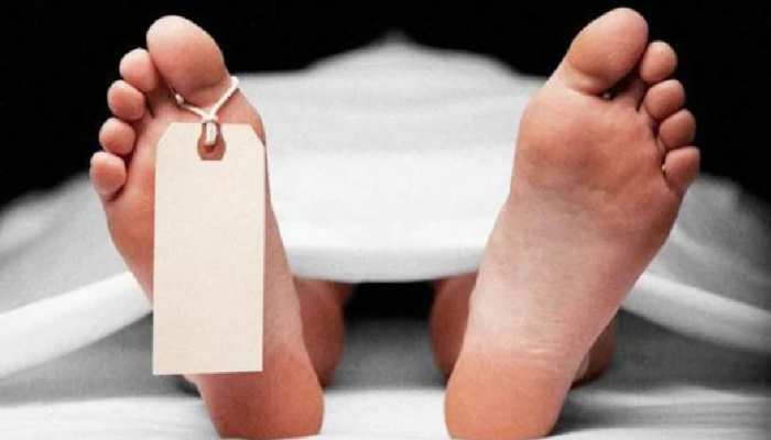 Bihar: मुजफ्फरपुर में एक परिवार टूटा दुःख का कहर, बाढ़ के पानी में डूबने से 3 बहनों की मौत Bihar: मुजफ्फरपुर में एक परिवार टूटा दुःख का कहर, बाढ़ के पानी में डूबने से 3 बहनों की मौत
