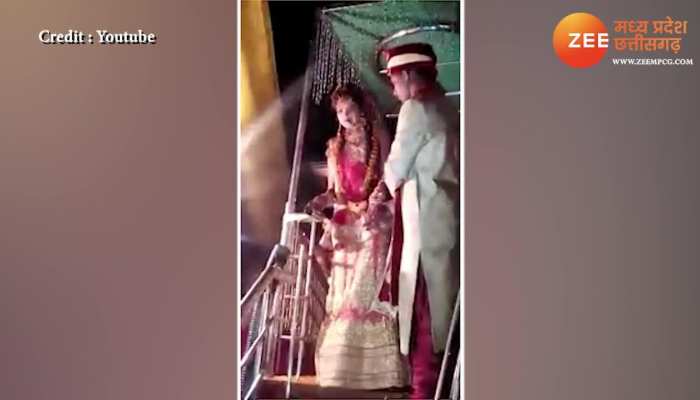 groom did a thing in front of everyone to lift bride dulhe ne girai dulhan video goes viral mpsn