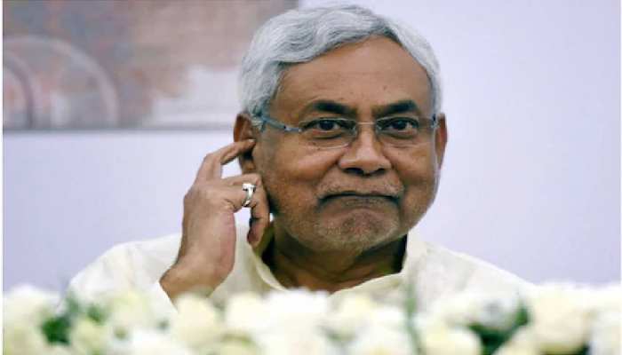 Bihar: महंगाई के मुद्दे पर भी NDA में मतभेद! JDU ने बताया मुद्दा तो BJP ने कहा-ध्यान बांटने की कोशिश Bihar: महंगाई के मुद्दे पर भी NDA में मतभेद! JDU ने बताया मुद्दा तो BJP ने कहा-ध्यान बांटने की कोशिश