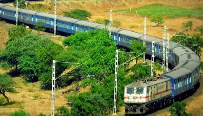 मुक्तापुर-समस्तीपुर रेल पुल पर पानी का बढ़ा स्तर, 25 ट्रेनों के समय में बदलाव, यहां जाने डीटेल्स मुक्तापुर-समस्तीपुर रेल पुल पर पानी का बढ़ा स्तर, 25 ट्रेनों के समय में बदलाव, यहां जाने डीटेल्स