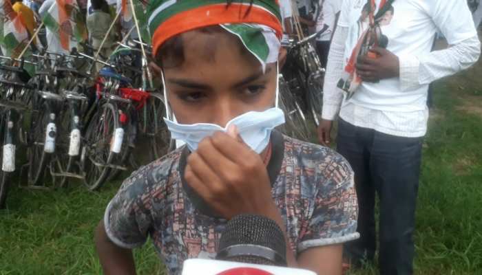 महंगाई को लेकर प्रदर्शन करने वाली कांग्रेस को नहीं पता दाल का भाव, पैसे देकर बुलाए घोड़े-बच्चे महंगाई को लेकर प्रदर्शन करने वाली कांग्रेस को नहीं पता दाल का भाव, पैसे देकर बुलाए घोड़े-बच्चे