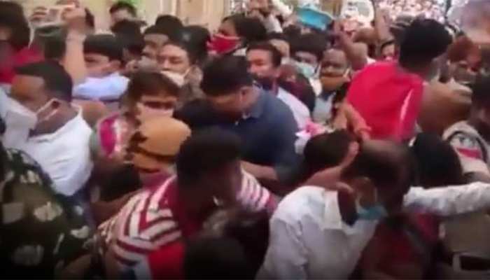 Stampede क त ज खबर ह न द म ब र क ग और ल ट स ट न य ज In Hindi Zee News Hindi