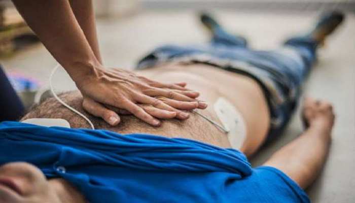 Bathroomରେ କାହିଁକି ଅଧିକ ହୁଏ Heart attack? ଗାଧୋଇଲା ବେଳେ କରନ୍ତୁ ନାହିଁ ଏହି ଭୁଲ୍ Bathroomରେ କାହିଁକି ଅଧିକ ହୁଏ Heart attack? ଗାଧୋଇଲା ବେଳେ କରନ୍ତୁ ନାହିଁ ଏହି ଭୁଲ୍