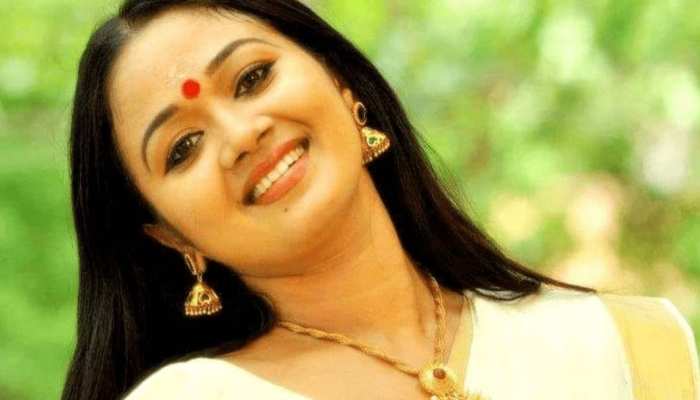 Malayalam actress Saranya Sasi dies of Brain Tumer at 35 HTZS | 9 साल तक  कैंसर से जूझने के बाद एक्ट्रेस सरन्या ने दुनिया को कर दिया अलविदा | Hindi  News, Zee Salaam एंटरटेनमेंट
