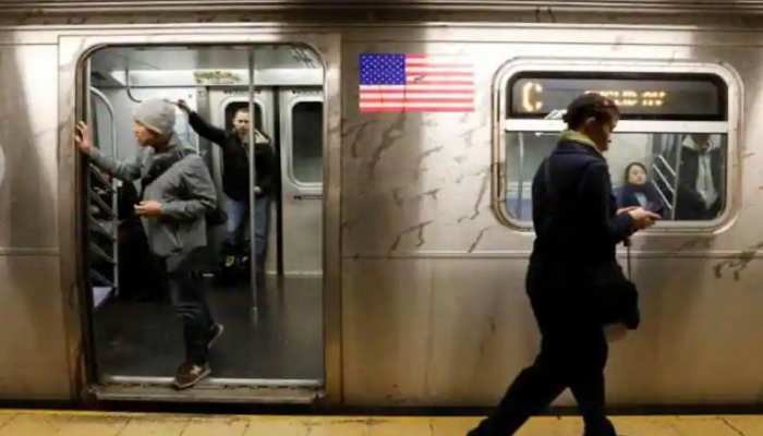 Subway Driver Allowing His Girlfriend To Operate Train Police Action After Videos Viral On Social Media New York प य र म प गल ह आ य Train Driver क ट र ल र म म गर लफ र ड क ब ल य