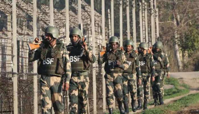 बिहार-झारखंड के युवाओं के पास BSF में नौकरी करने का सुनहरा मौका, निकली बंपर वैकैंसी, यहां देखें Detail बिहार-झारखंड के युवाओं के पास BSF में नौकरी करने का सुनहरा मौका, निकली बंपर वैकैंसी, यहां देखें Detail