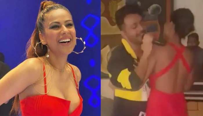 Nia Sharma ने बैकलेस गाउन पहन इस शख्स संग किया इंटिमेट डांस, VIDEO VIRAL Nia Sharma ने बैकलेस गाउन पहन इस शख्स संग किया इंटिमेट डांस, VIDEO VIRAL
