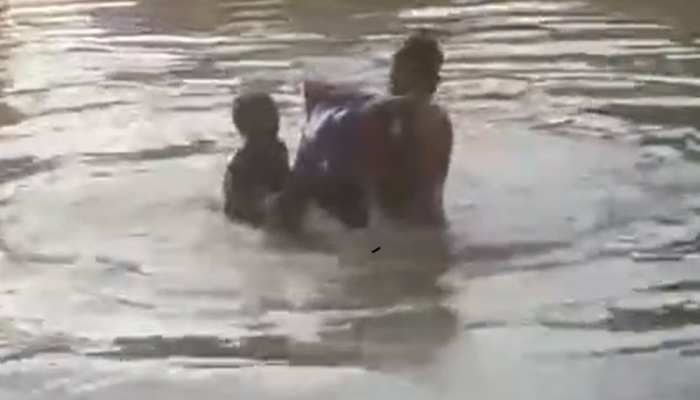 bhind ganesh murti visarjan 4 children drowning in pond in mehgaon bhind  dvmp | विसर्जन के बाद तालाब में नहाने उतरे 4 बच्चों की डूबकर मौत, और भी  बच्चों के डूबने की