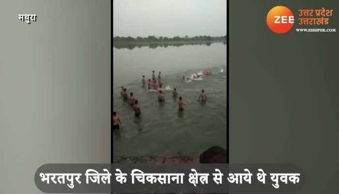major accident happened during Durga idol immersion in yamuna river mathura video viral pcup