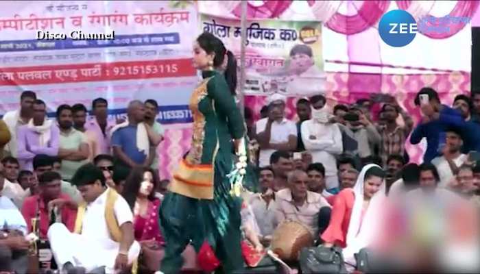 Haryanvi dancer Sunita Baby performance on 'Raat Ko Balma Mange Rasmalai' started cash rain, watch video, Sunita Baby Dance Video, Haryuanvi Dancer, Raat ko Balma Mange Rasmalai,