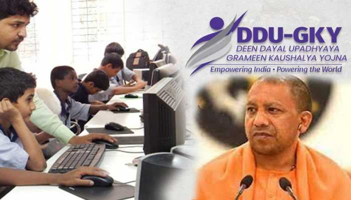 ग्रामीण युवाओं के Skill को निखार रही योगी सरकार, साढ़े चार साल में 10 लाख को बनाया हुनरमंद ग्रामीण युवाओं के Skill को निखार रही योगी सरकार, साढ़े चार साल में 10 लाख को बनाया हुनरमंद
