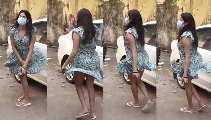 Oops...हवा के झोंके के साथ उड़ी Janhvi Kapoor की ड्रेस, VIDEO हो रहा है VIRAL