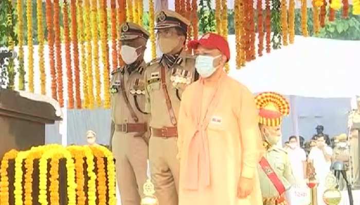 Police Smriti Diwas 2021 CM yogi Joined Parade Programme Will Honor  Families of Martyrs | पुलिस स्मृति दिवस: सीएम ने वीर शहीदों को दी  श्रद्धांजलि, आरक्षियों के पौष्टिक आहार भत्ते ...