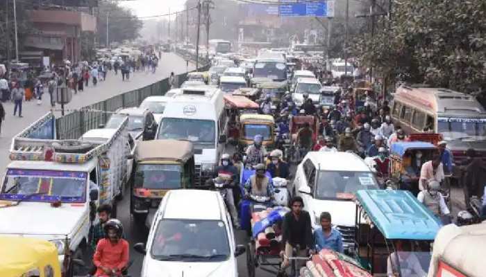 पटना की सड़कों पर दौड़ रही अनफिट गाड़ियां, फिटनेस प्रमाण पत्र पर उठ रहे हैं सवाल 