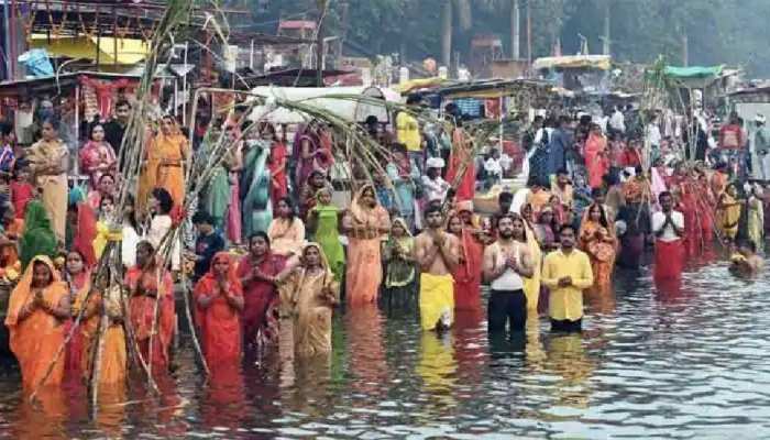 Chhath Puja 2021: कल से है छठ का महापर्व, नोट कर लें पूजा की विधि और सामग्री लिस्ट 28 Chhath Puja 2021: छठ पूजा की तैयारियां करने से पहले जान लें जरूरी बात, बहुत भारी पड़ सकती हैं ये गलतियां | Know Chhath Puja 2021 date and Avoid these mistakes during