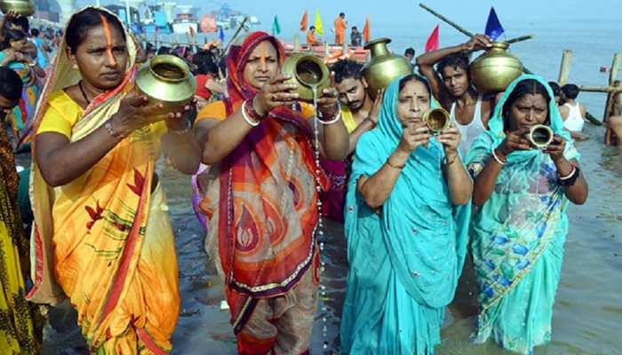 Chhath Surya deva puja history know lord krishna lord rama story aaditya hriday strot | Chhath Pooja Surya dev Pooja: जानिए सूर्य देव की पूजा का इतिहास और उनका अचूक मन्त्र |