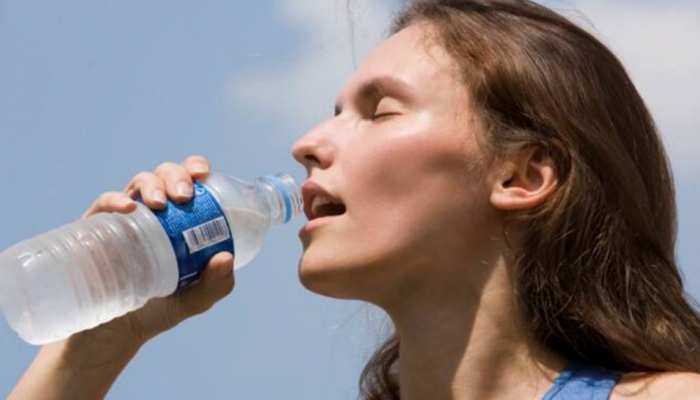 What Is Water Intoxication? Why Does Drinking Too Much Water Cause Fluid  Overdose