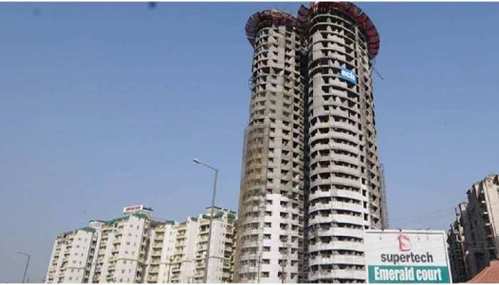 Noida Supertech Tower Still Standing After orders of demolishment Builder  asked for more time | मियाद पूरी होने के बावजूद जस का तस खड़ा है नोएडा  सुपरटेक टावर, बिल्डर ने खत लिख
