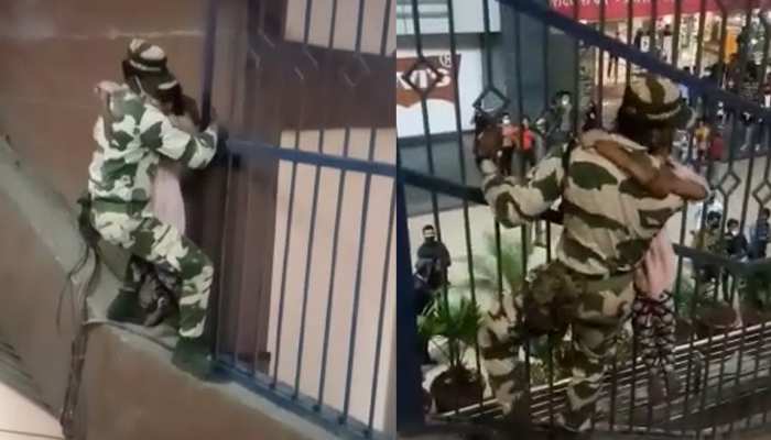 मेट्रो स्टेशन पर ग्रिल में फंसी मासूम को CISF के जवान ने बचाया, वीडियो हुआ वायरल