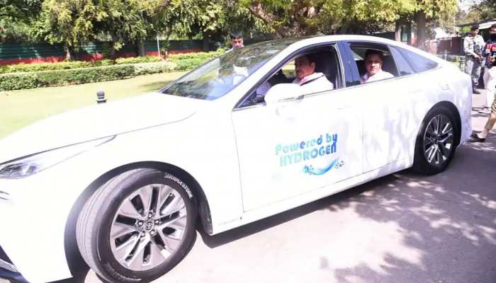 Hydrogen Fuel Cell Car Used By Nitin Gadkari To Reach Parliament | पेट्रोल या CNG नहीं, हाइड्रोजन से चलने वाली कार से संसद पहुंचे गडकरी, जानें इसके बारे में सबकुछ | Hindi