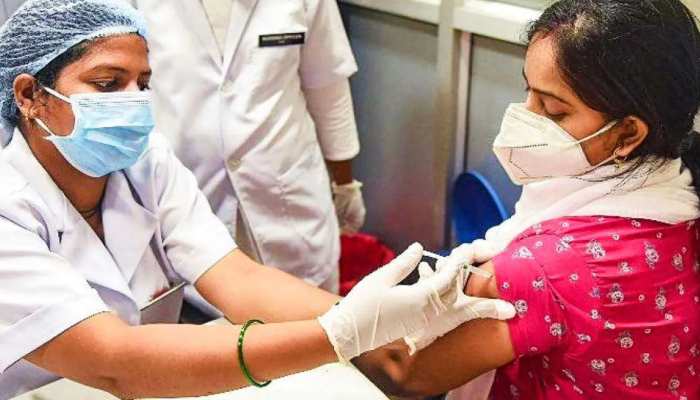 booster dose campaign start on sunday against coronavirus for above 18  years | देश में अब 18 साल से ऊपर वालों को भी लगेगी बूस्टर डोज, इस दिन से  शुरू होगा वैक्सीनेशन|