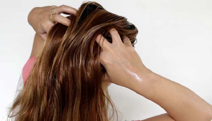 5 hair oil for summer to stop hair fall and increase hair growth and  strength balon ka best oil samp | Best Oil for Hair: गर्मी में लगाएं ये 5  हेयर ऑयल,