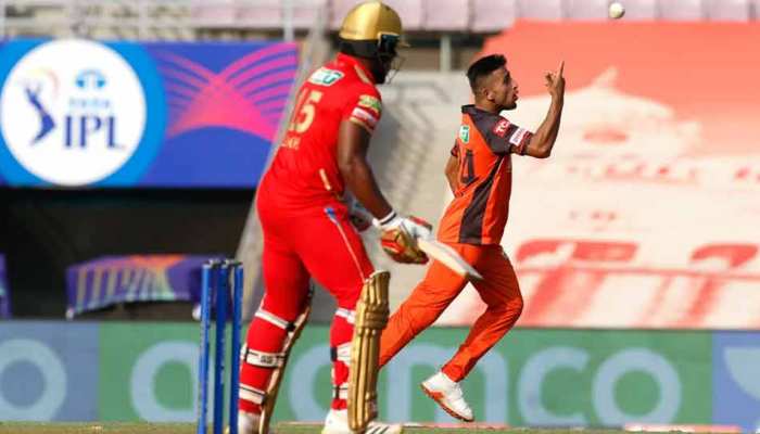 Sunrisers Hyderabad Umran Malik 4 Wickets Against Punjab Kings IPL 2022 |  IPL, SRH vs PBKS: पंजाब पर कहर बनकर टूटे उमरान मलिक, आखिरी ओवर में किया ये  कारनामा | Hindi News