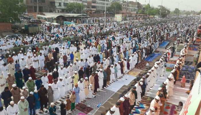 Eid celebrated with gaiety in Jaipur wished for happiness | जयपुर में  हर्षोल्लास के साथ मनाई गई ईद, खुशहाली की गई कामना | Hindi News, जयपुर