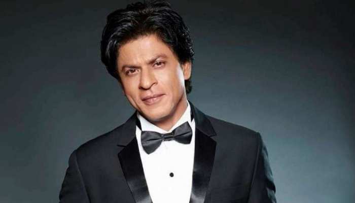 Shahrukh Khan Lifestyle Shah Rukh Khan Revealed I Smoke About 100  Cigarettes Have 30 Cups Of Black Coffee | Shahrukh Khan Lifestyle: सौ  सिगरेट और 30 कप ब्लैक कॉफी, नींद का नहीं